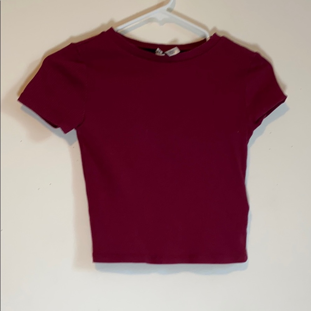 maroon crop top